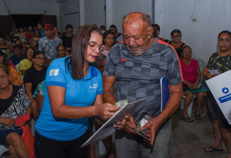 Entrega de Certidão de Imóveis para moradores do Jaderlândia ll