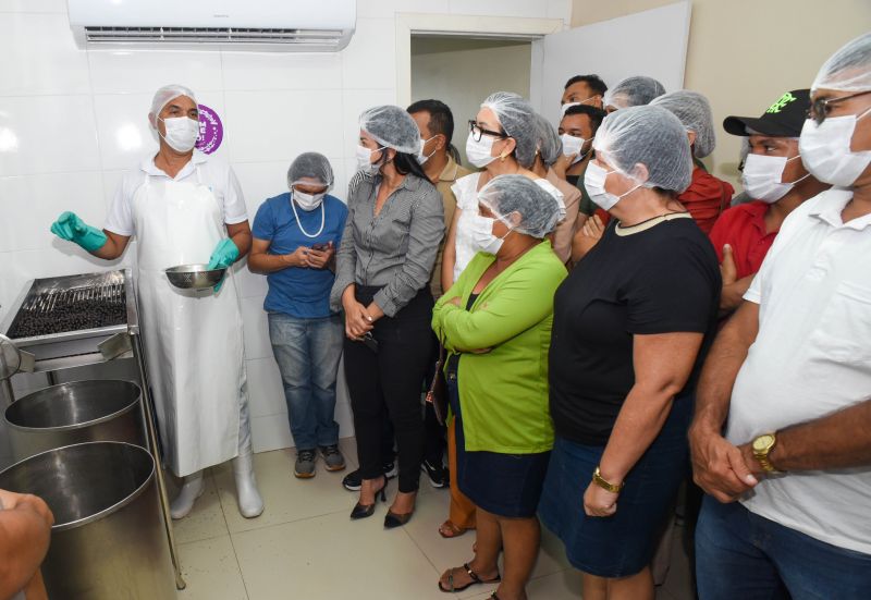 Boas práticas na manipulação do açaí, aula prática de beneficiamento na casa do açaí.