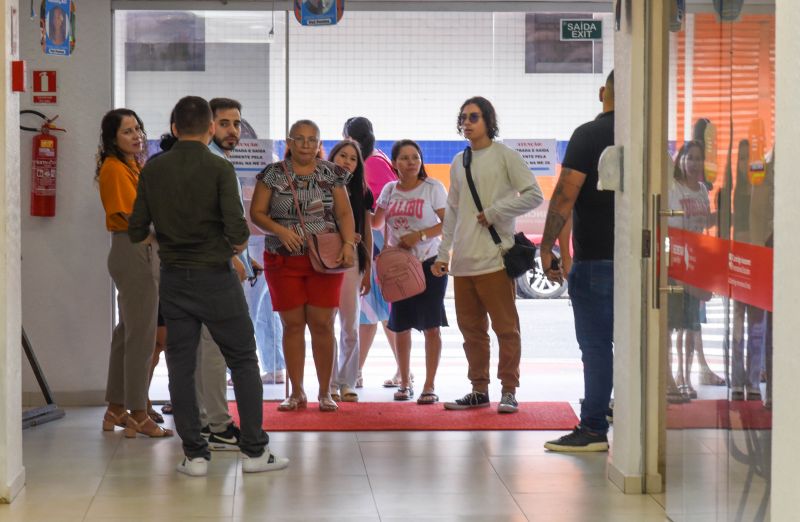 Prova do cursinho municipal no colégio Intelectual na Cidade Nova