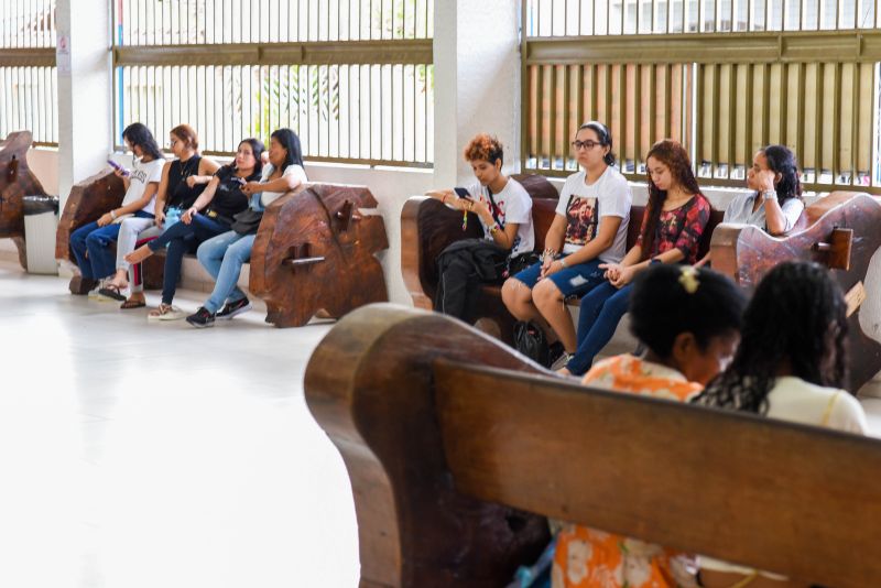 Prova do cursinho municipal no colégio Intelectual na Cidade Nova