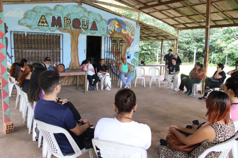 Entrega de cestas básicas no Quilombo do Abacatal