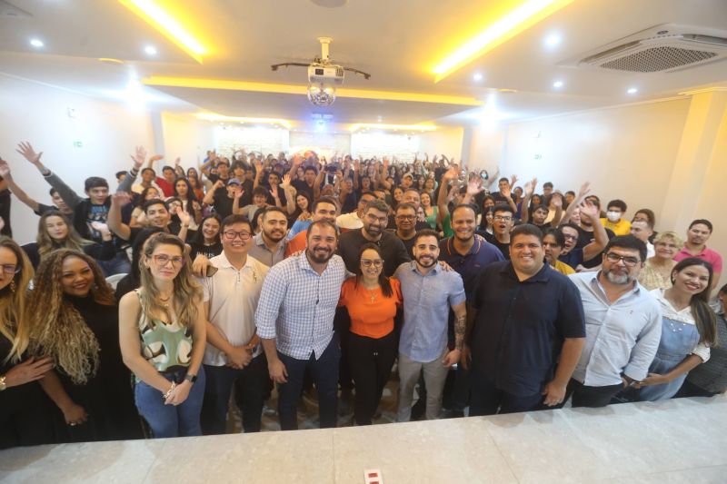 Aula inaugural do cursinho Pré-Enem Municipal no colegio Intelectual