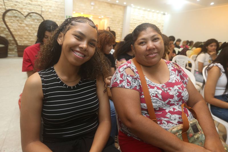 Aula inaugural do cursinho Pré-Enem Municipal no colegio Intelectual