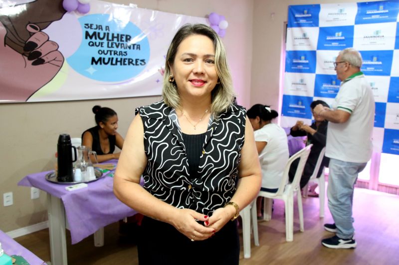 Curso de artesanato no Papel e Papelão