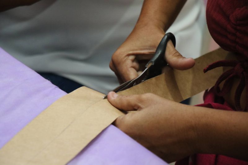 Curso de artesanato no Papel e Papelão