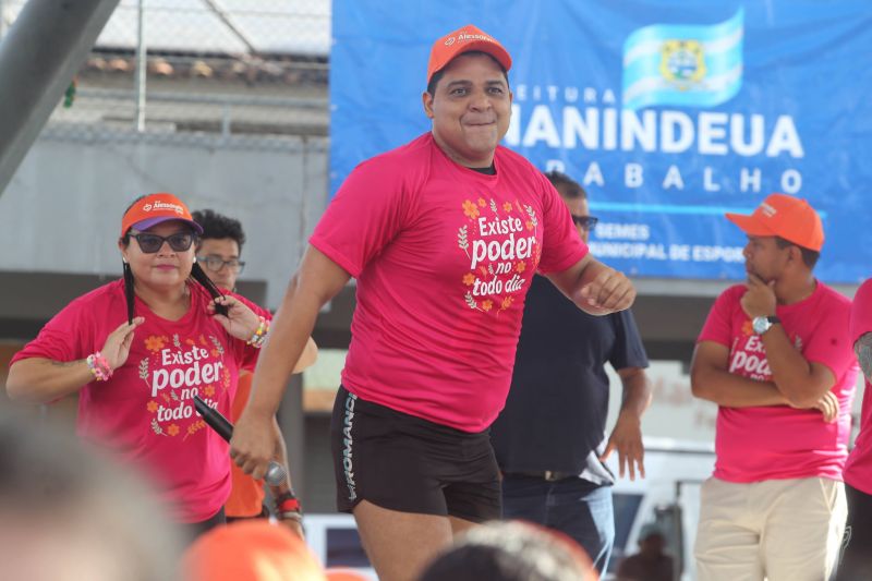 Aulão Fitdance Especial dia das Mães na Praça da Bíblia