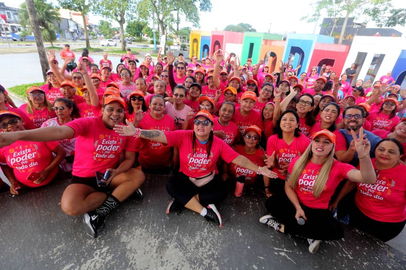 Aulão Fitdance Especial dia das Mães na Praça da Bíblia