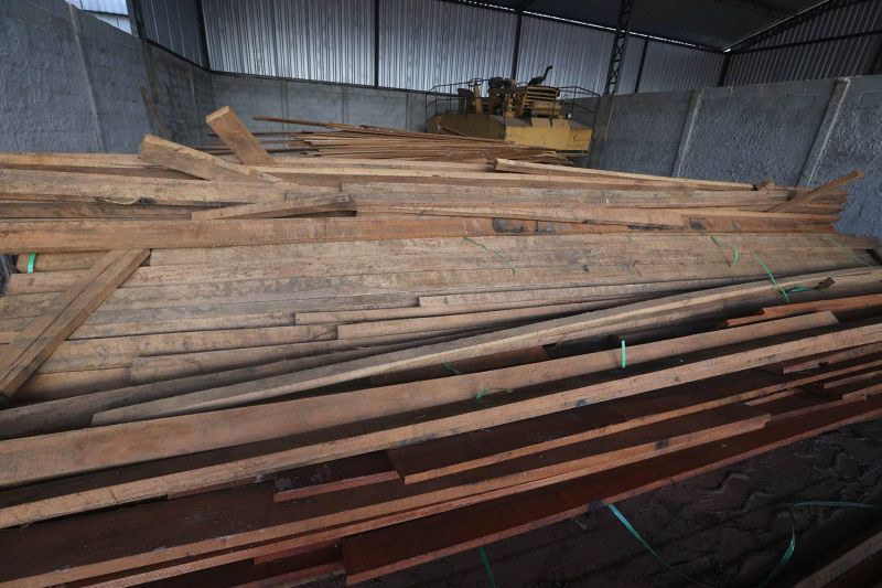 Ato de doação de madeiras aos ribeirinhos das ilhas de Ananindeua