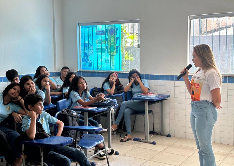 Ação Maio Laranja na escola Novo Tauari