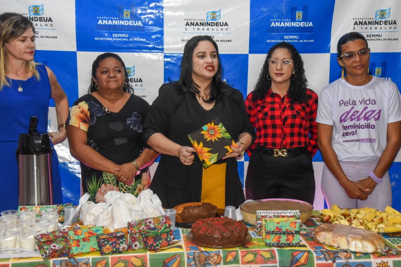 Certificação do curso de confecção de bolsa em tecidos na Secretaria da Mulher