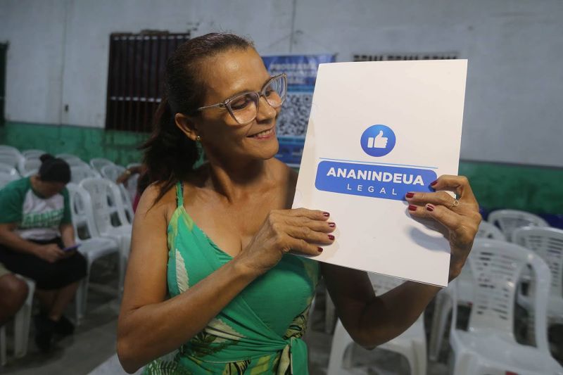 Entrega de registro de imóveis na comunidade Floresta Park