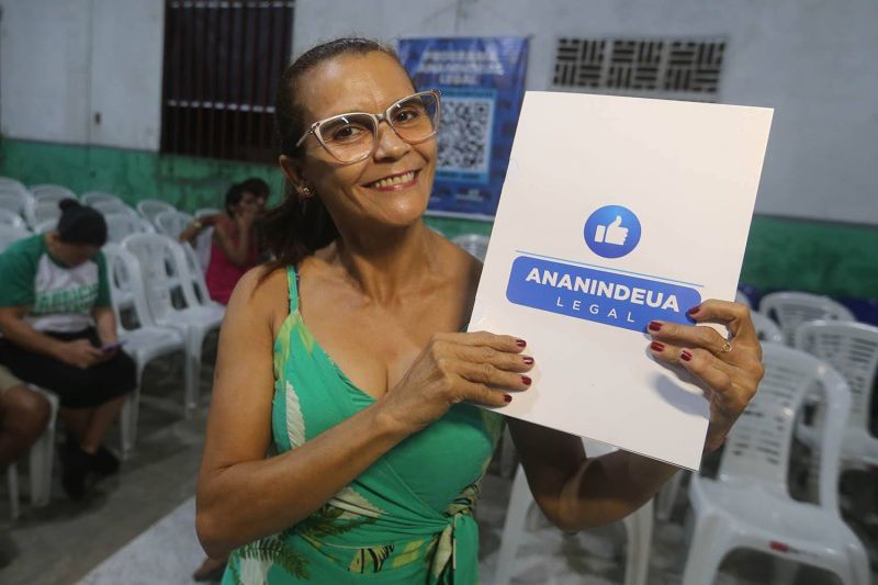 Entrega de registro de imóveis na comunidade Floresta Park