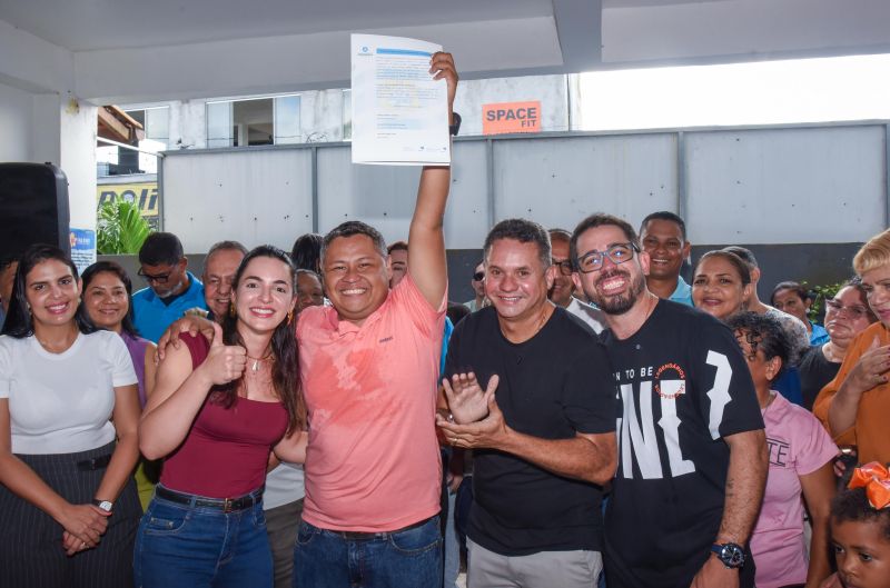 Entrega de Título de Propriedade na comunidade Jardim Vitória no bairro do Icuí
