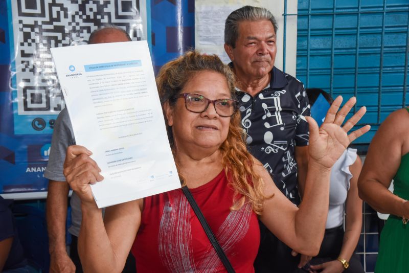 Entrega de Título de Propriedade na comunidade Jardim Vitória no bairro do Icuí