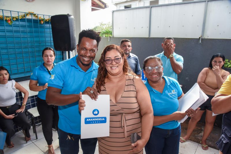 Entrega de Título de Propriedade na comunidade Jardim Vitória no bairro do Icuí