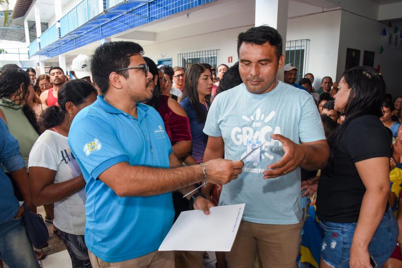 Entrega de Título de Propriedade na comunidade Jardim Vitória no bairro do Icuí