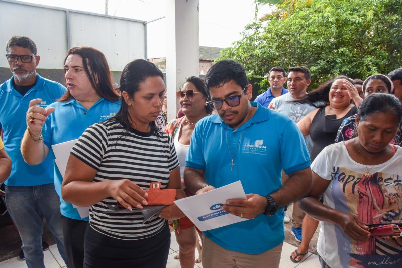 Entrega de Título de Propriedade na comunidade Jardim Vitória no bairro do Icuí