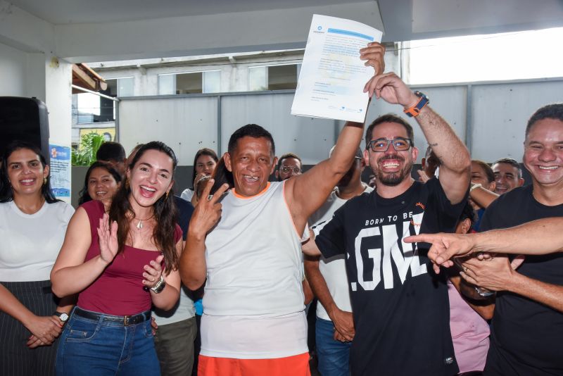 Entrega de Título de Propriedade na comunidade Jardim Vitória no bairro do Icuí