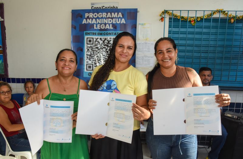 Entrega de Título de Propriedade na comunidade Jardim Vitória no bairro do Icuí