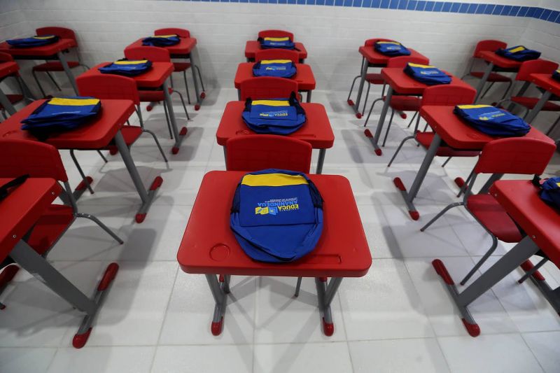 Entrega da Escola Raul Vicente totalmente revitalizada bairro Centro