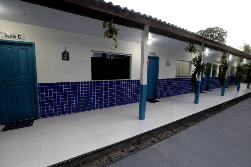 Entrega da Escola Raul Vicente totalmente revitalizada bairro Centro