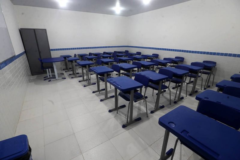 Entrega da Escola Raul Vicente totalmente revitalizada bairro Centro