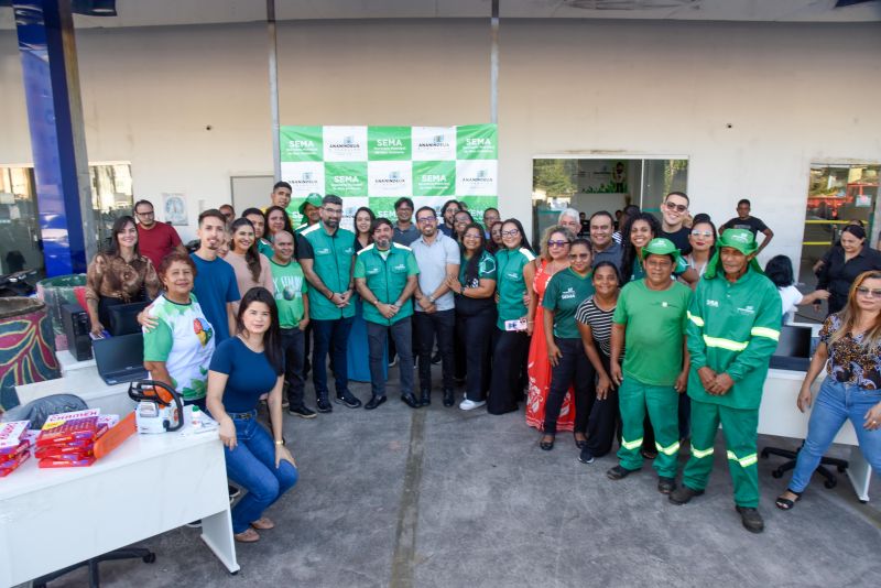 Entrega de equipamentos eletrônicos e notebook para secretária de Meio Ambiente adquirido por compensação ambiental