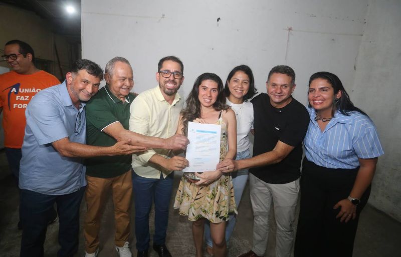Entrega de Títulos de Propriedade no bairro Levilândia