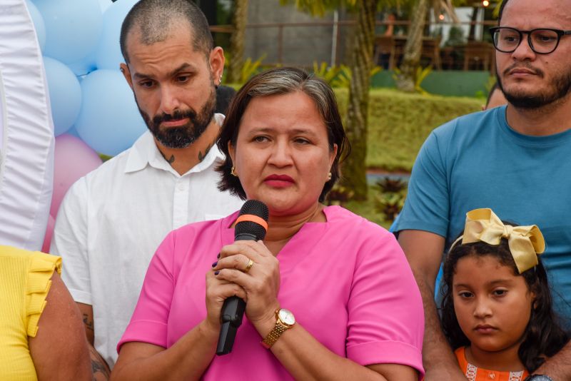 Entrega de certificado do curso Doce que Encantam no Parque Vila Maguary