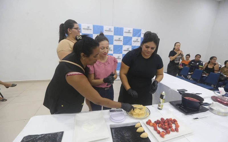 Inicio da segunda turma do curso Doce que Encantam