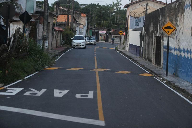 Inauguração de ruas pavimentadas no bairro da Guanabara