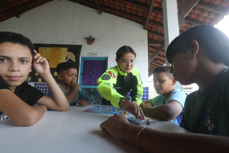Semutran vai Escola