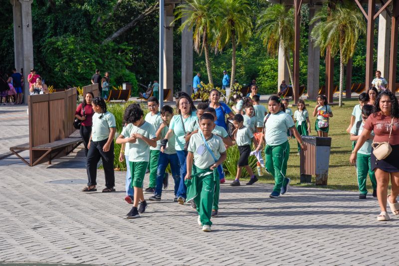 Visita guiada no parque Vila Maguary dos alunos da escola Gregório de Almeida Brito