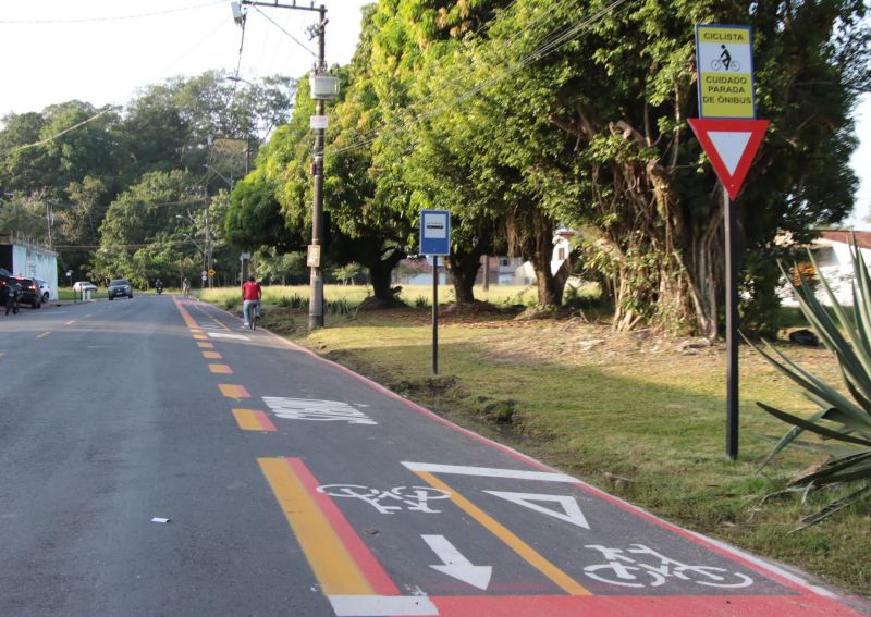 Inauguração de pavimentação asfáltica na avenida Coletora no conjunto Júlia Seffer