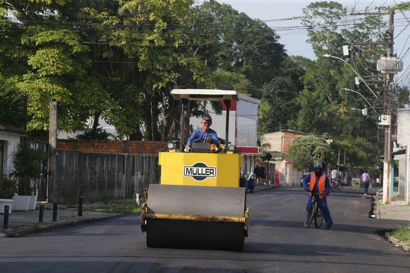Obras de saneamento e pavimentação na rua José Marcelino