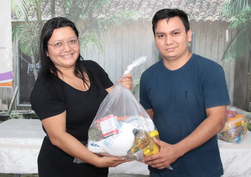 Entrega de apoio alimentar no CRAS Curuçambá