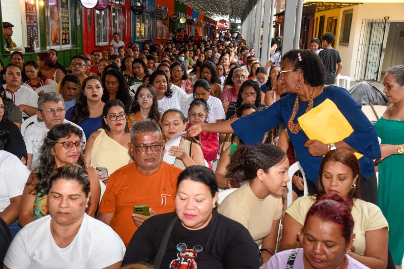 Entrega de certificado Doces que Encantam no Parque do 8