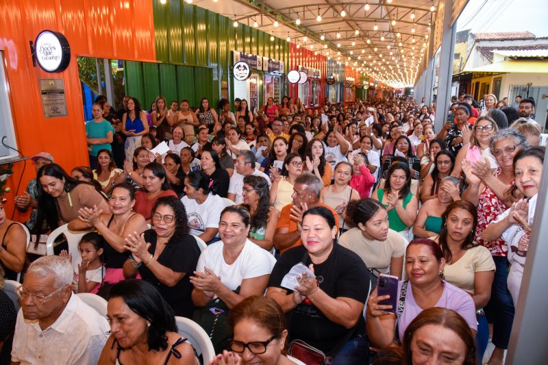 Entrega de certificado Doces que Encantam no Parque do 8
