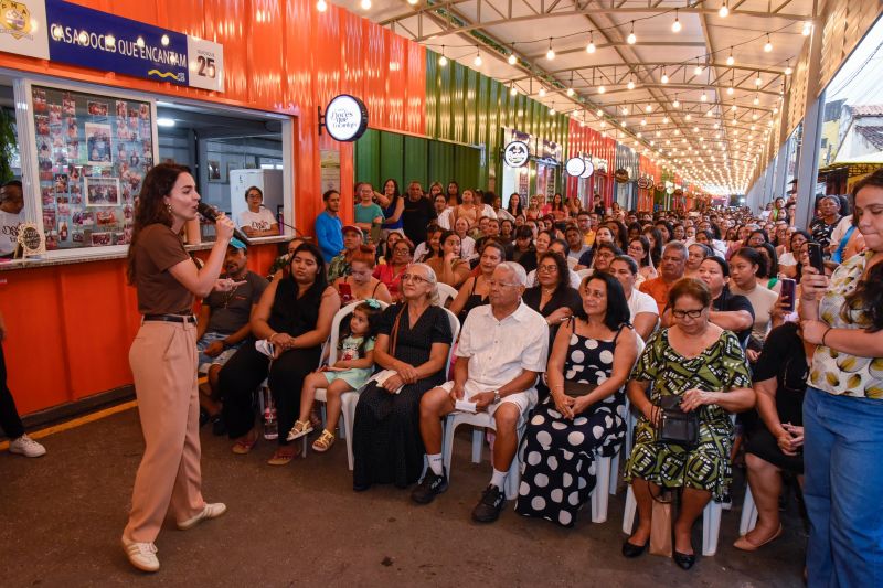Entrega de certificado Doces que Encantam no Parque do 8