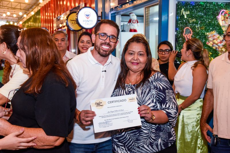 Entrega de certificado Doces que Encantam no Parque do 8