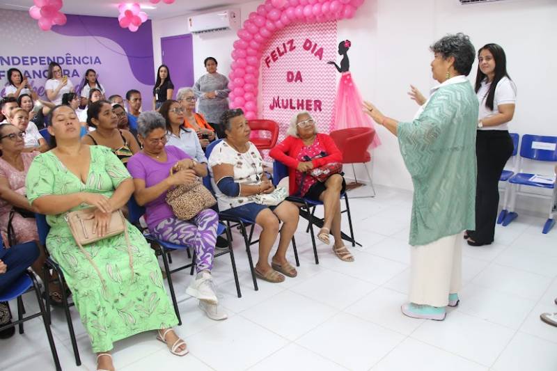 Casa da Mulher Brasileira promove evento de saúde, beleza e capacitação no "Dia Internacional da Mulher"