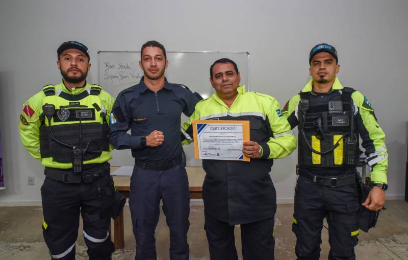 Agentes da Semutran.