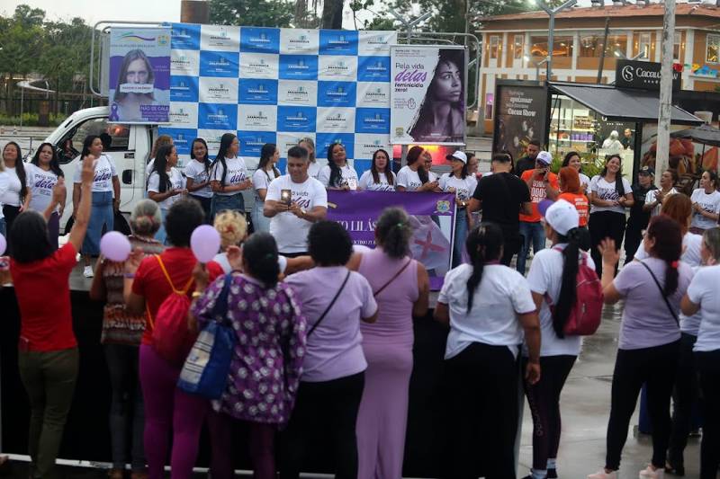 SEMMU e Casa da Mulher Brasileira reforçam rede de proteção às mulheres com "Blitz Educativa" em alusão ao Agosto Lilás 