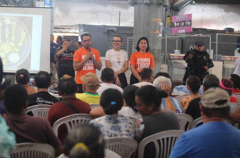 Feirantes da Feira do IV recebem curso de manipulação de alimentos