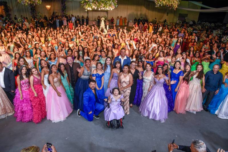 Baile de Debutantes da SEMCAT transforma sonhos em realidade para 206 meninas em Ananindeua