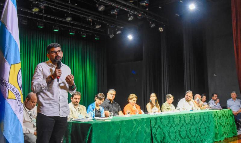 Prefeito Dr. Daniel Santos. 