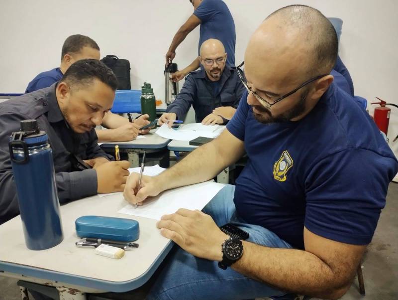Policiais são capacitados pela SESDS.