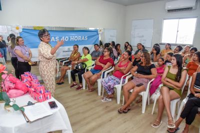 Galeria: Entrega de Apoio Alimentar e 20 kits Fluxo com Respeito no CRAS 40 Horas