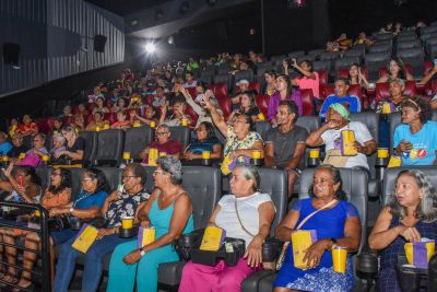 Idosos dos CRAS de Ananindeua vivem momento de emoção e lazer com ida ao cinema