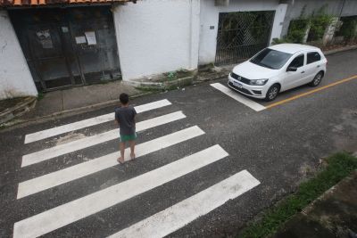 Prefeitura de Ananindeua revitaliza faixa de pedestres na Rua Santa Maria, na Guanabara